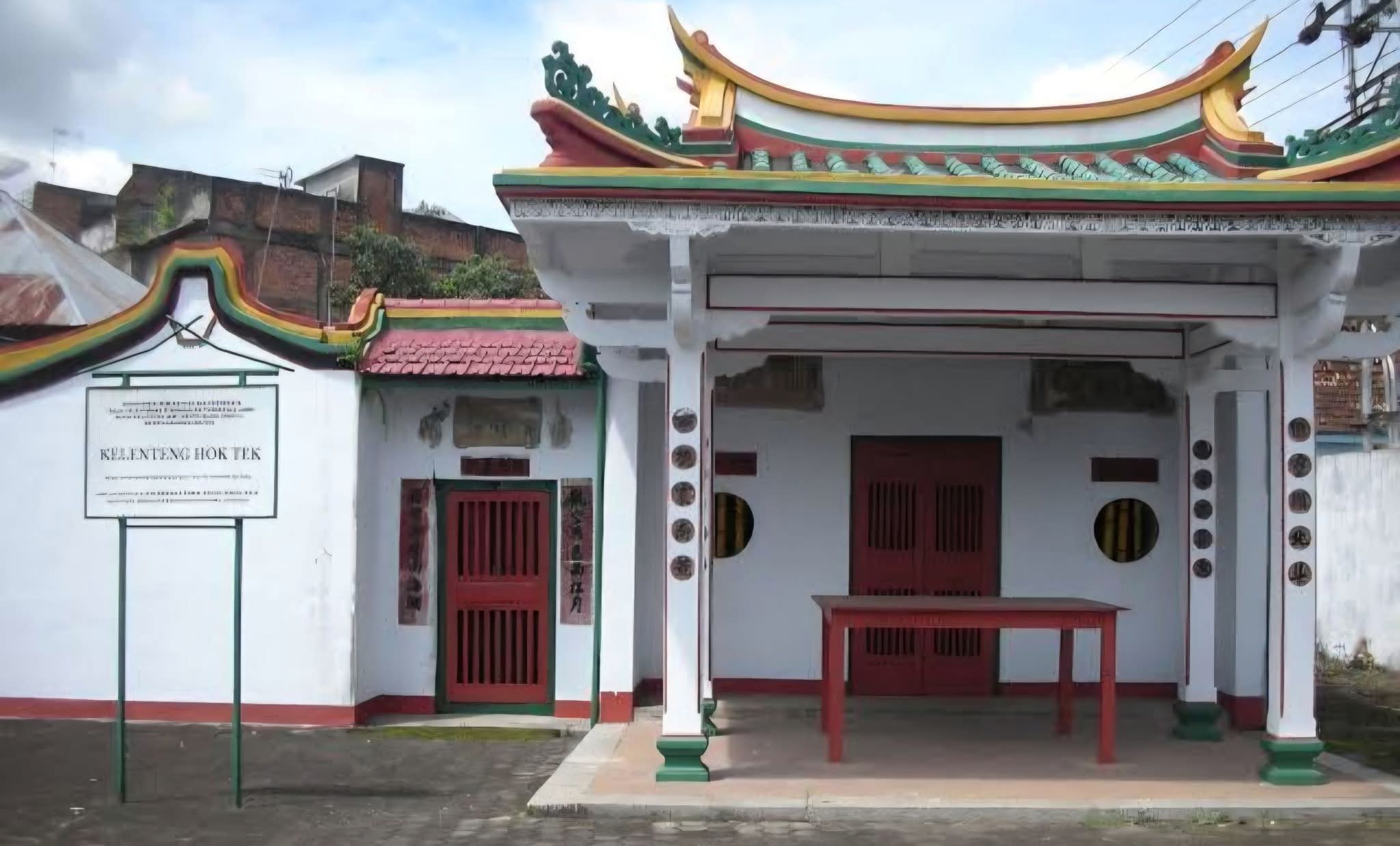 KLENTENG HOK TEK ( SIU SAN TENG ) DI JAMBI. SUMATERA
