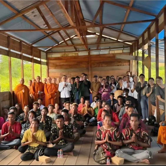 SUKU AKIT ( SUKU ASLI RIAU )BERAGAMA BUDDHA