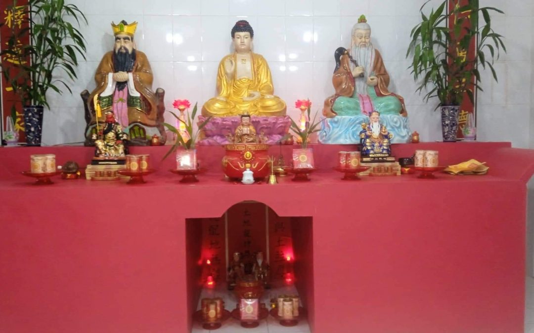 ALTAR DEWA-DEWI (KONGCO MAKCO) DAN LELUHUR YANG TERLANTAR